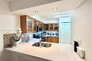 15405 N Miami Lakeway N, Miami Lakes, FL 33014 - Photo 15