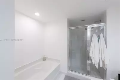 950 Brickell Bay Dr #2304, Miami, FL 33131 - Photo 19