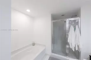 950 Brickell Bay Dr, Miami, FL 33131 - Photo 19