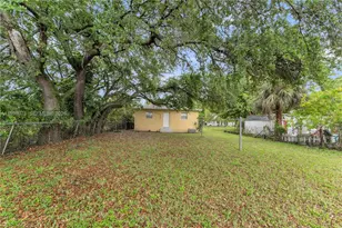 2231 NW 74th St, Miami, FL 33147 - Photo 21