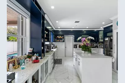 10872 NW 51st Ln, Doral, FL 33178 - Photo 11