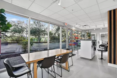 Beauty Salon For Sale in Hialeah, Hialeah, FL 33015 - Photo 3