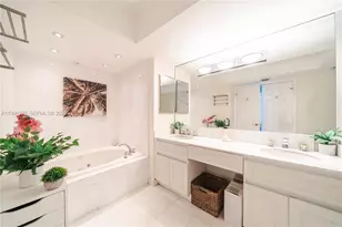 6301 Collins Ave, Miami Beach, FL 33141 - Photo 19