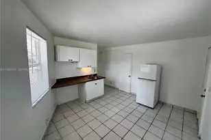 701 NW 7th Ave, Hallandale Beach, FL 33009 - Photo 1