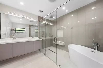 3141 N Bay Rd, Miami Beach, FL 33140 - Photo 15