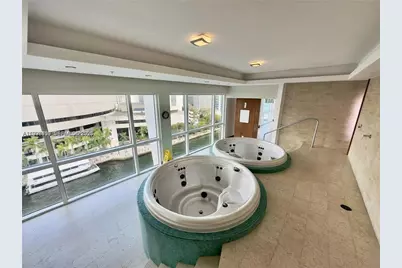 41 SE 5th St #414, Miami, FL 33131 - Photo 21