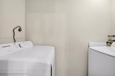 6881 SW 27th St, Miami, FL 33155 - Photo 23