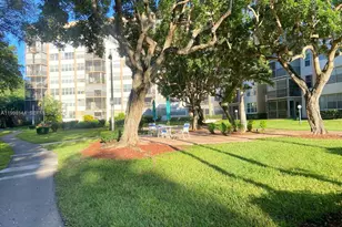 1200 St Charles Pl, Pembroke Pines, FL 33026 - Photo 15