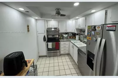 1200 Saint Charles Pl #321, Pembroke Pines, FL 33026 - Photo 11