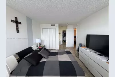 1200 Saint Charles Pl #321, Pembroke Pines, FL 33026 - Photo 5