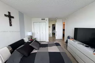 1200 St Charles Pl, Pembroke Pines, FL 33026 - Photo 5