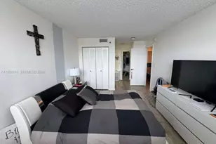 1200 St Charles Pl, Pembroke Pines, FL 33026 - Photo 9