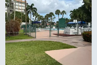 1200 Saint Charles Pl #321, Pembroke Pines, FL 33026 - Photo 21