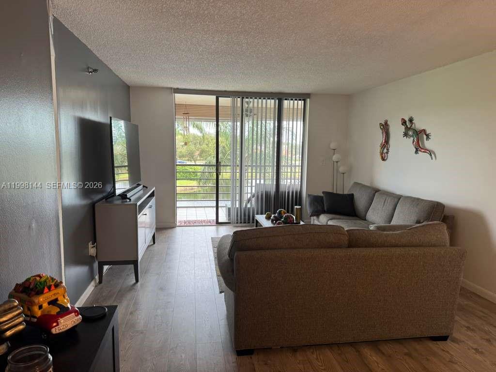 1200 St Charles Pl #321 main architectural view