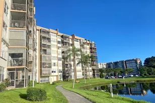 1200 St Charles Pl, Pembroke Pines, FL 33026 - Photo 13