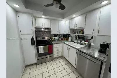 1200 Saint Charles Pl #321, Pembroke Pines, FL 33026 - Photo 13