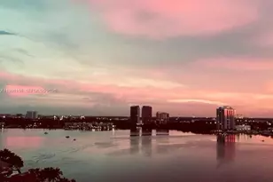 1000 W Island Blvd, Aventura, FL 33160 - Photo 35