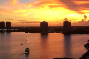 1000 W Island Blvd, Aventura, FL 33160 - Photo 33