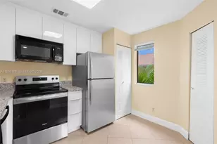 1139 Coral Club Dr, Coral Springs, FL 33071 - Photo 5
