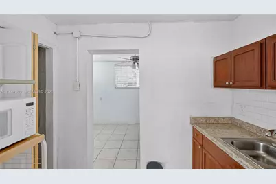 10420 NW 35th Pl, Miami, FL 33147 - Photo 29