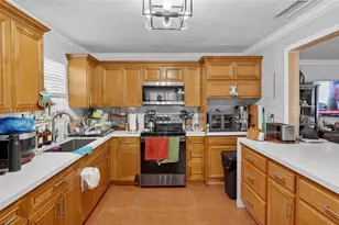 10420 NW 35th Pl, Miami, FL 33147 - Photo 13