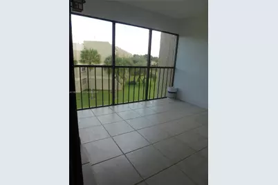 220 Lakeview Dr #301, Weston, FL 33326 - Photo 11
