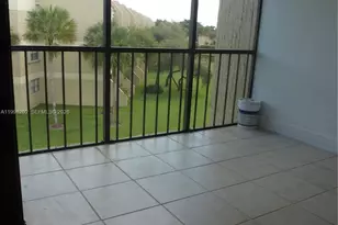 220 Lakeview Dr, Weston, FL 33326 - Photo 11