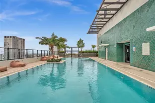 11 NE 6th St, Miami, FL 33132 - Photo 27