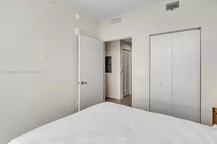 11 NE 6th St, Miami, FL 33132 - Photo 13