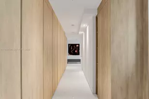 300 South Pointe Dr, Miami Beach, FL 33139 - Photo 15