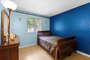 3047 N Oakland Forest Dr, Oakland Park, FL 33309 - Photo 9