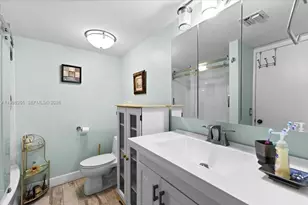 3047 N Oakland Forest Dr, Oakland Park, FL 33309 - Photo 13