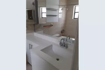 11449 NW 89 Ct, Hialeah Gardens, FL 33018 - Photo 9