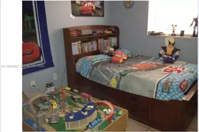 11449 NW 89 Ct, Hialeah Gardens, FL 33018 - Photo 3