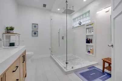 3085 Lakewood Cir, Weston, FL 33332 - Photo 9