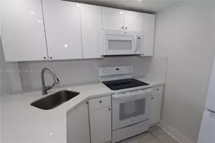 4550 NW 9th St, Miami, FL 33126 - Photo 5