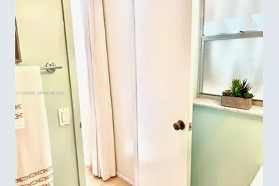 2841 Somerset Dr #215, Lauderdale Lakes, FL 33311 - Photo 9