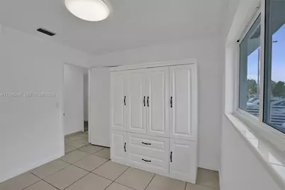 877 W 33rd St, Hialeah, FL 33012 - Photo 47