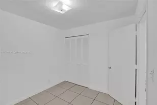 877 W 33rd St, Hialeah, FL 33012 - Photo 43