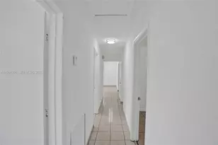 877 W 33rd St, Hialeah, FL 33012 - Photo 41