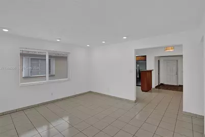 877 W 33rd St, Hialeah, FL 33012 - Photo 19