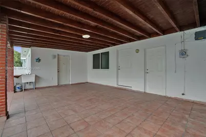 877 W 33rd St, Hialeah, FL 33012 - Photo 13