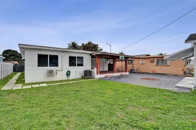 877 W 33rd St, Hialeah, FL 33012 - Photo 15