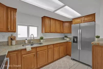 877 W 33rd St, Hialeah, FL 33012 - Photo 9