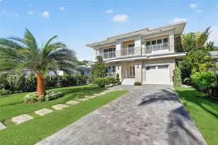 1017 S Palmway, Lake Worth, FL 33460 - Photo 1