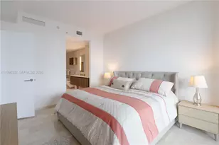 68 SE 6th St, Miami, FL 33131 - Photo 9
