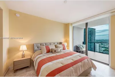 68 SE 6th St #3006, Miami, FL 33131 - Photo 3