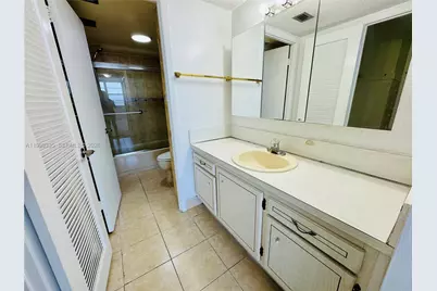 18011 Biscayne Blvd #1003, Aventura, FL 33160 - Photo 15