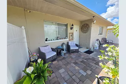 712 SE 8th St, Cape Coral, FL 33990 - Photo 3