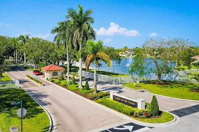 9069 NW 193rd St, Hialeah, FL 33018 - Photo 25